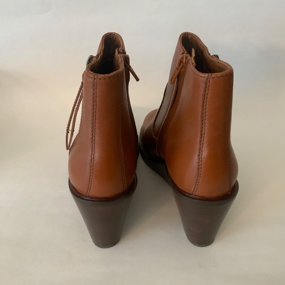 CLARKS CLARKSDALE 2 Dark Tan Leather Booties Double Zipper Wedge Ankle Boots 8.5 - Picture 7 of 10